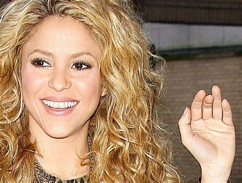 Shakira The Hands Of The Columbian Popstar