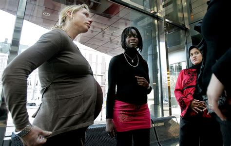 Zwangere Vrouwen Ondervinden Veel Discriminatie Op Werkvloer Nrc