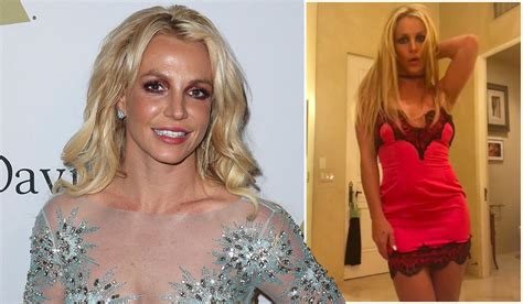 Britney Spears Showcases Her Dance Moves To Model Sultry Outfits Extra Ie