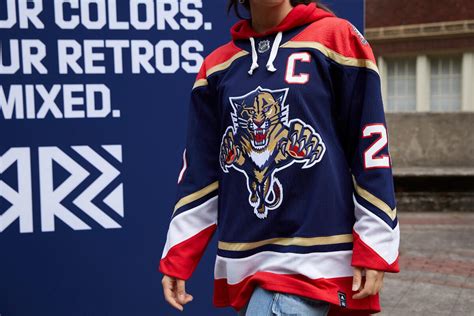 This is actually a pretty nice jersey. Maglie NHL 2020-2021, la collezione Reverse Retro di Adidas