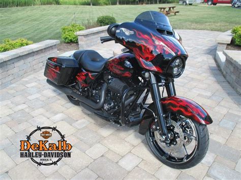 2015 Harley Davidson Street Glide With Custom Paint And Black Out