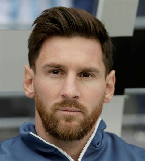 Lionel Messi Haircut Lionel Messi Haircut Soccer Hairstyles Oval