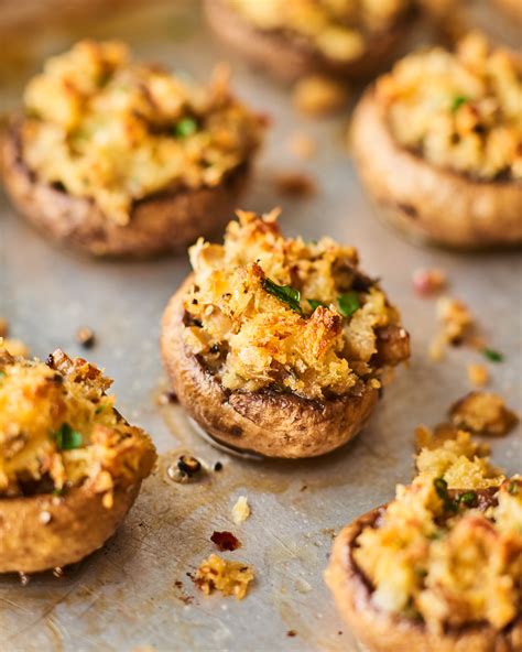 I was craving this stuffing leftovers for breakfast lunch, dinner and when i wasn't hungry at all. Thanksgiving Leftovers: Cornbread Stuffing Stuffed Mushrooms / Thanksgiving Stuffed Mushrooms ...