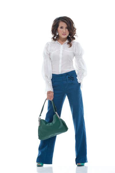 Thư vũ đọ vẻ quyến rũ với diễn viên quỳnh nga ảnh: Diễn viên, siêu mẫu Anh Thư quyến rũ với thời trang công ...