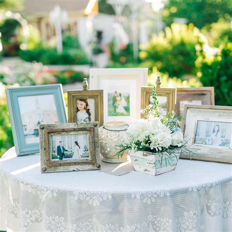Beautiful Rustic Picture Frame Table Wedding Photo Display Table With
