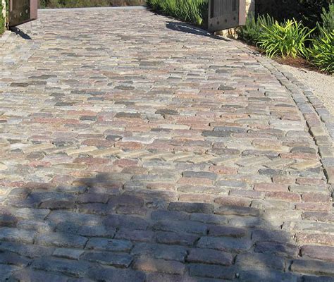 Reclaimed Midwest St Louis Granite Cobblestones