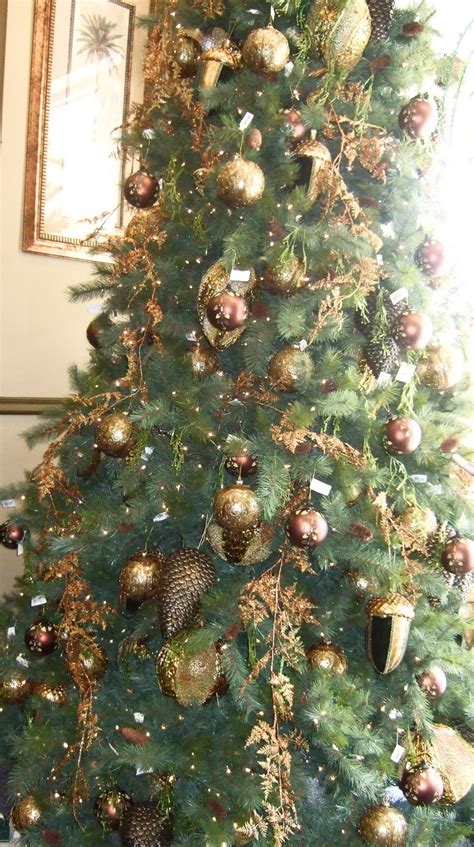 Dec 02, 2020 · curly branches and twigs, pine cones, acorns, and flowers would all bring your tree to life this christmas, in a way that is at one with nature. Ana Silk Flowers: Ideas!!!... Christmas Tree Decorating ...