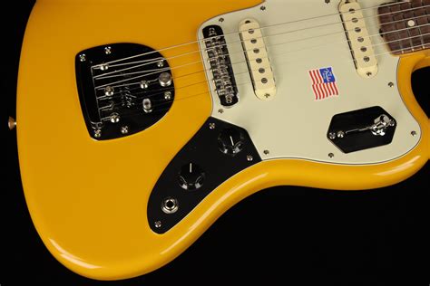 Fender Johnny Marr Jaguar Limited Edition Fever Dream Yellow Sn