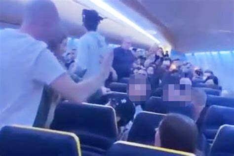 Ryanair Passengers Screams ‘i’ll Slap You Around’ During Mid Air Fight The Irish Sun The