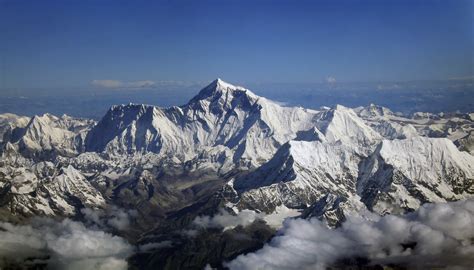 Filemount Everest As Seen From Drukair2
