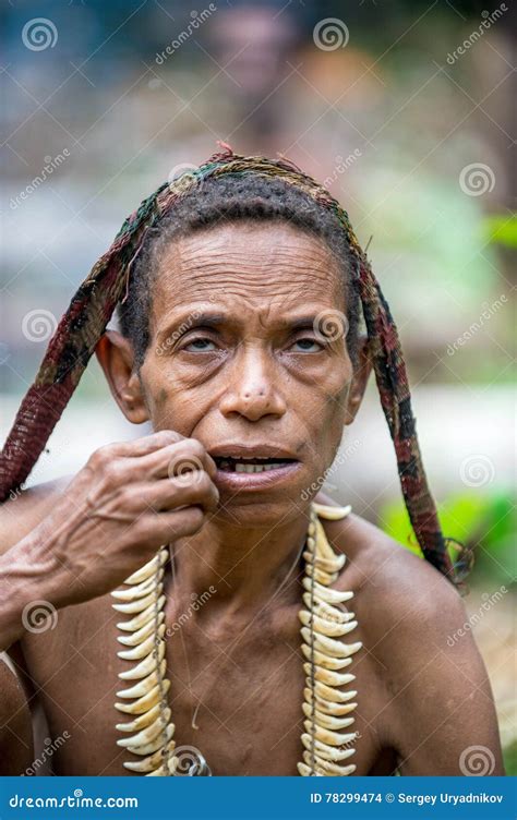 Portrait Of A Papuan Woman From A Korowai Tribe Editorial Stock Image Image Of Hunter