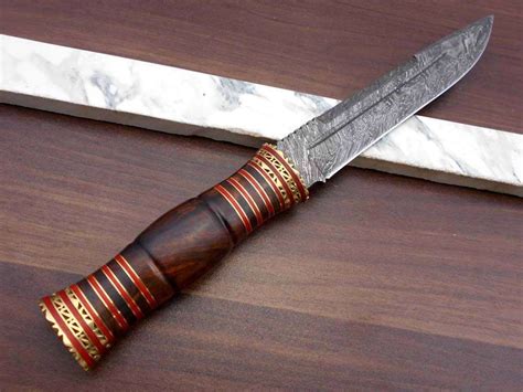 13″ Hand Forged Damascus Hunting Knife 7″ Blade Exotic Rose Wood