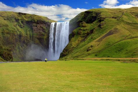 Waterfall, Iceland - maximize