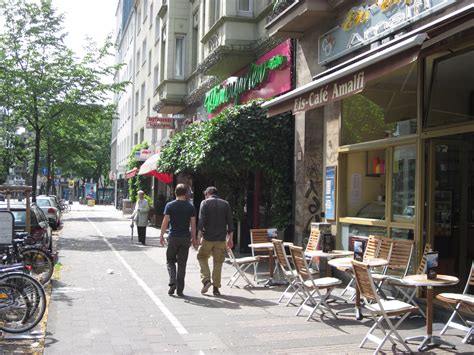 Altbau wohnung in der innenstadt im belgischen viertel mit wunderschönen blick auf den begrünten brüsseler platz. Wie groß ist das Belgische Viertel? - Teil 2 | Belgisches ...