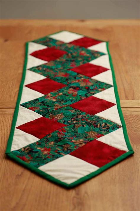 Zig Zag Christmas Table Runner Quilted Table Runners Christmas