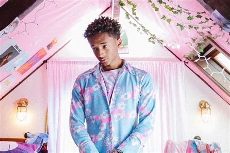 Will smith made a surprise appearance at coachella on friday to rap with jadensmith, and give a boost. Jaden Smith wears a face mask in brand new "Cabin Fever" music video | Somewhere - Documenting ...