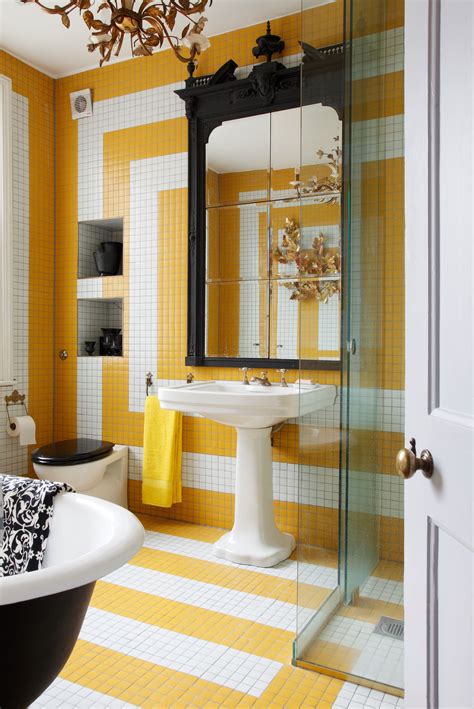 10 Retro Yellow Tile Bathroom