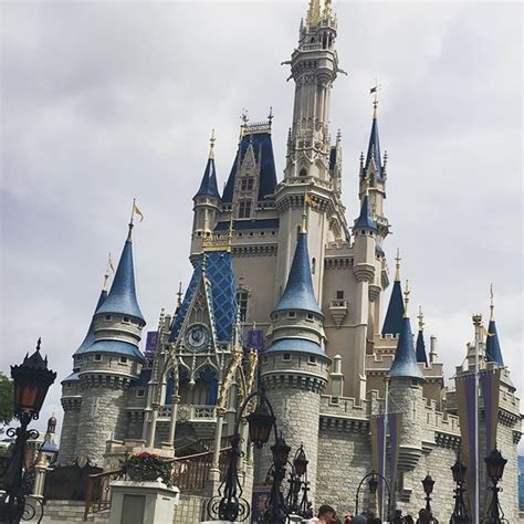 Best Places to Eat at Disney World Magic Kingdom | Green Vacation Deals