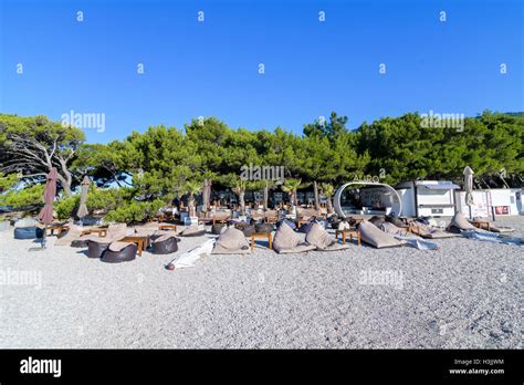 T Rkis Strand Zlatni Rat In Bol Auf Der Insel Brac Dalmatien Kroatien Stockfotografie Alamy