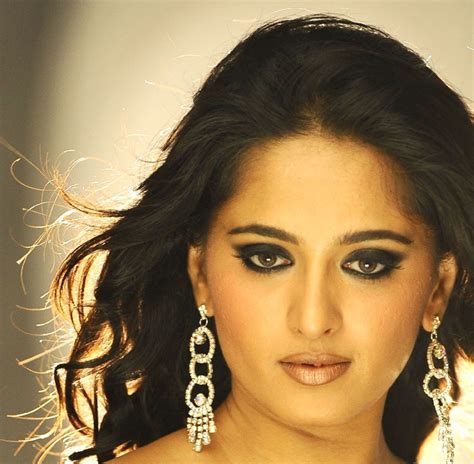 Anushka Shetty Face Close Up Stills Bollywood Stars Anushka