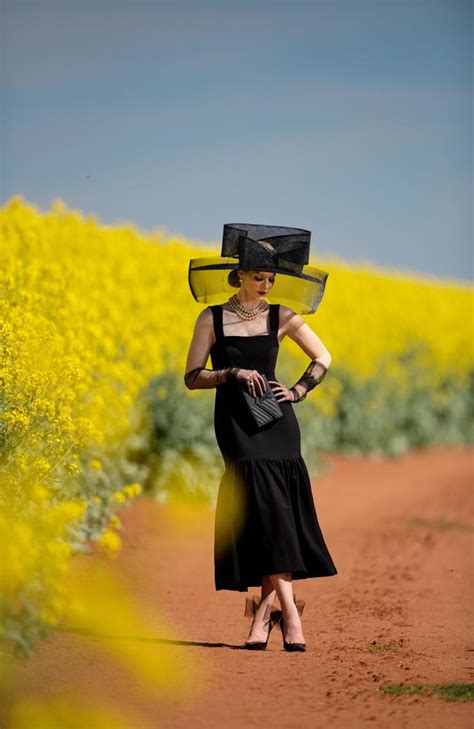 Melbourne Cup 2020 Fashions On Your Front Lawn What To Wear At Home