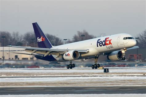 Fedex 757 200sf N905fd Wichita Mid Continent Airpo Flickr