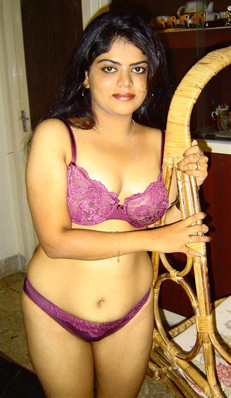 Порно актриса Neha Nair биография и фото