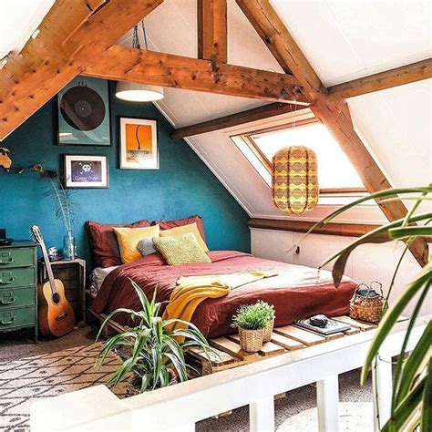 36 Lovely Attic Bedroom Ideas With Bohemian Style The House Has Many