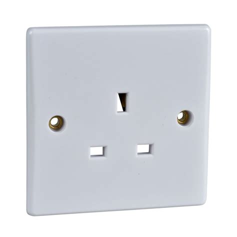 1 Gang 13a Unswitched Single Socket In White Plastic Slimline