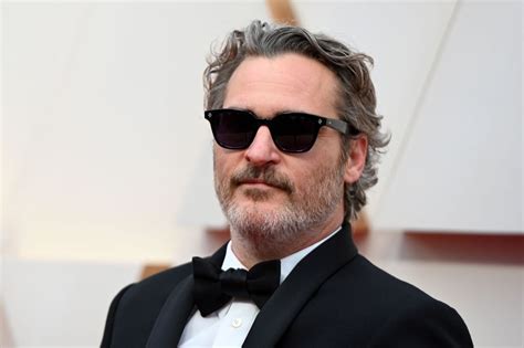 Apr 25, 2021 · pitt, last year's best supporting actor winner, was also joined by 2020 winners renée zellweger, joaquin phoenix and. Oscars 2020: Celebrity arrivals from the red carpet ...
