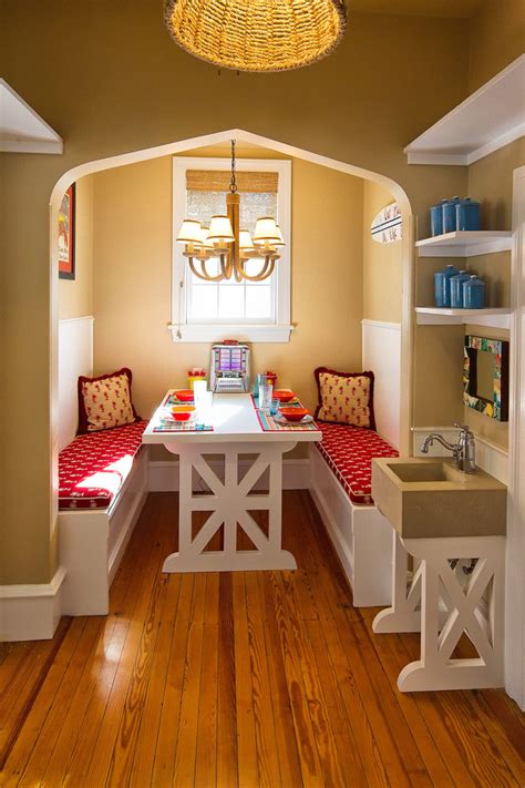 Bay windows are really great because they offer you a little bit of extra space and this is perfect when you want to set up a small dining nook. Splashy breakfast nooks in Dining Room Mediterranean with ...