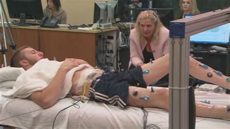 New Science Helps A Paralyzed Man Move His Legs Cnn