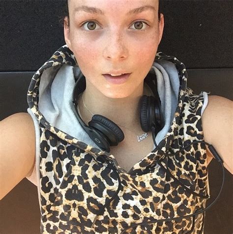 Ricki Lee Coulter Proves Shes Queen Of The Makeup Free Selfie In Au Naturale Snap Daily Mail
