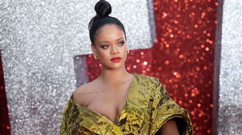 Rihannas British Vogue Cover Is Simply Stunning