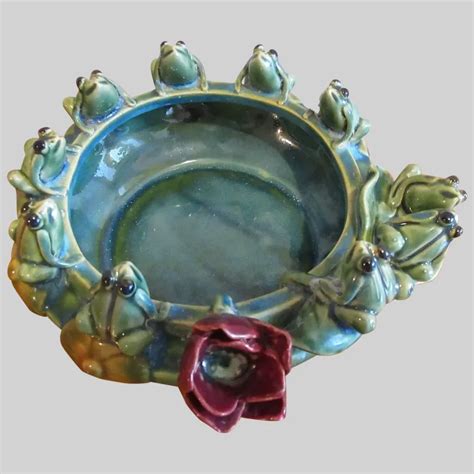 Vintage Majolica Style Pottery Bowl With 10 Frogs Green Frogs Blue