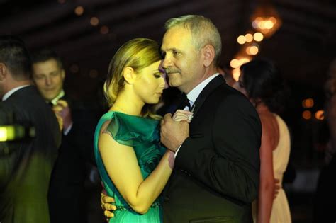 .iubita cu 30 de ani mai tânără a lui liviu dragnea, o să găsești articole construite în jurul ei despre după congres, toate atacurile la adresa lui dragnea sunt legate de faptul că e susținătorul principal al. E OFICIAL DRAGNEA A PLECAT DIN ȚARĂ. VACANȚĂ DE NABAB ...