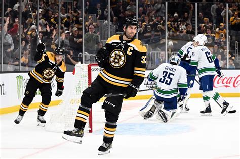 Recap Full Team Effort Propels Bruins To 5 2 Win Over Canucks Stanley Cup Of Chowder