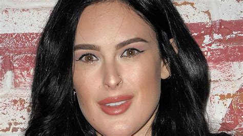 Demi Moores Daughter Rumer Willis Teases Fans With Baby Bump Snap