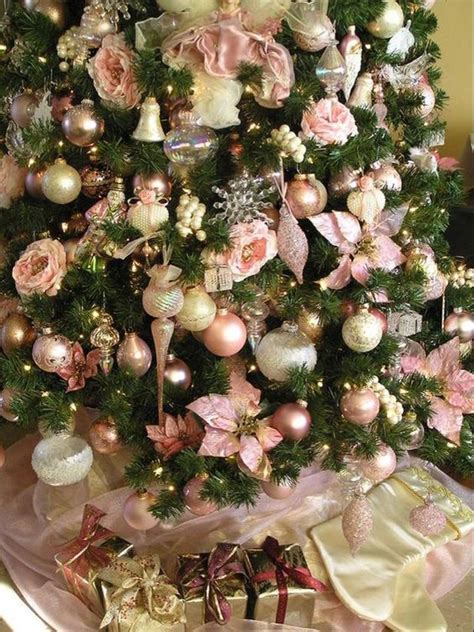 Gorgeous Pink And Gold Christmas Decoration Ideas 17 Homedecorish