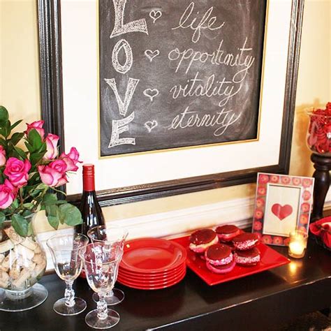 Valentine's Day mantel decoration ideas