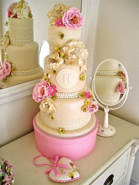Lace And Pearls Decorated Cake By Lynette Horner Cakesdecor