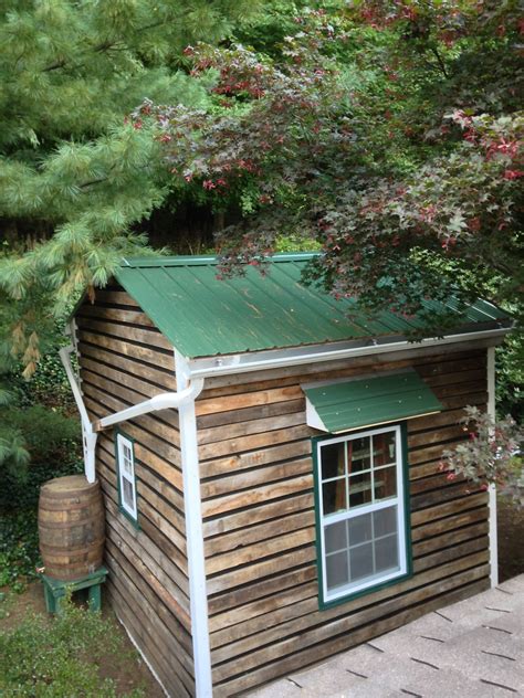 Old Kentucky Homeshed Built Using Reclaimed Barn Siding With Recycled
