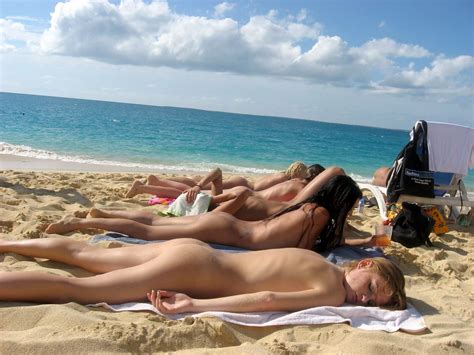 Beach Relax Nudes GroupOfNudeGirls NUDE PICS ORG