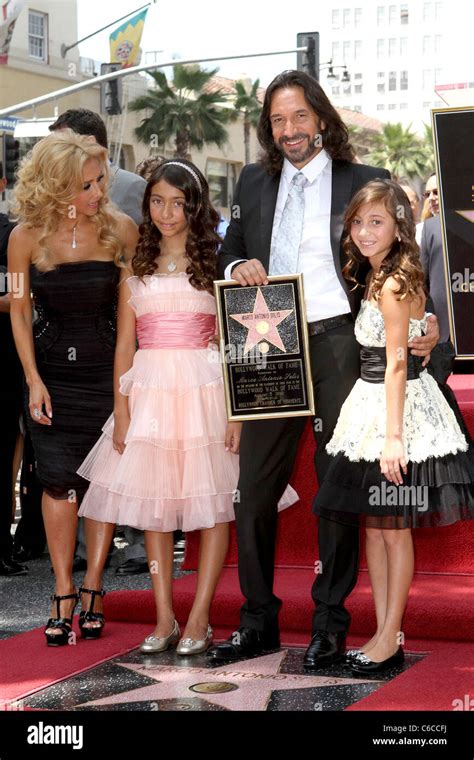 Marco Antonio Solis And Daughters Mexican Composer And Record Stock