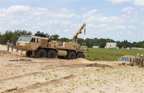 Us Army Awards Contract To Oshkosh Defense For M984a4 Wrecker