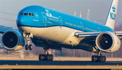 Ph Bvn Klm Boeing 777 300er At Amsterdam Schiphol Photo Id 836672