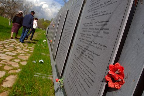 Former Killing Ground Becomes Shrine To Stalins Victims The New York