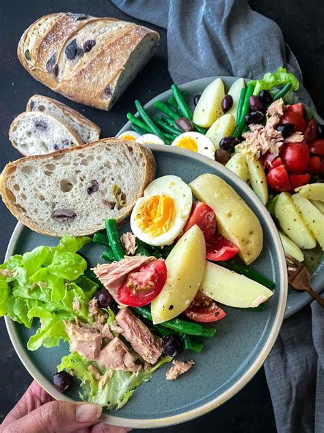 Salad Ni Oise French Salad Recipe With Tuna The Devil Wears Salad