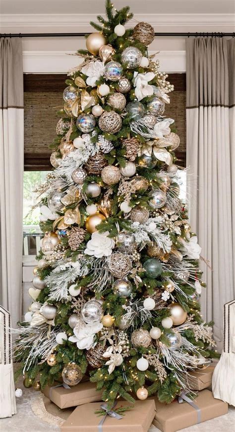 20 White And Gold Christmas Tree Decorations Decoomo