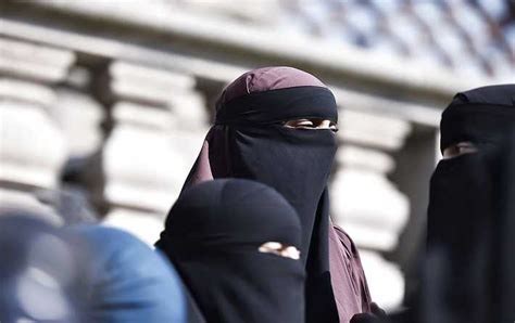 Projet De Loi Sur Le Port Du Niqab Une Amende De 4800 Dt En Cas Dinfraction